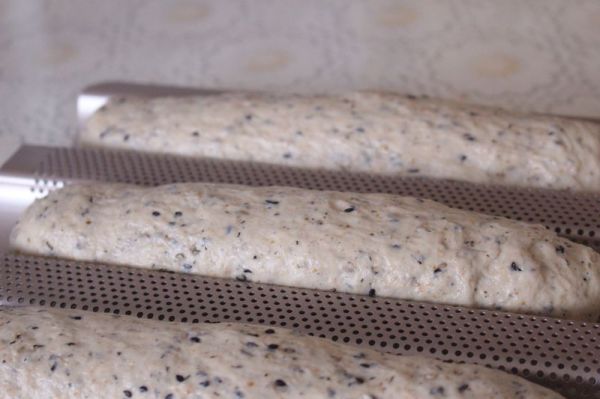 黑芝麻无花果软欧