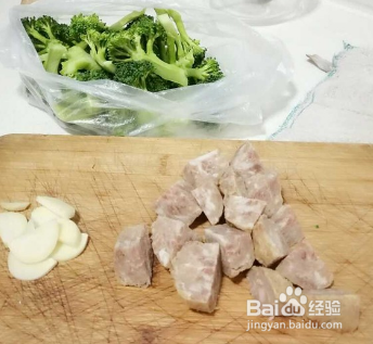 制作圆子烧花菜