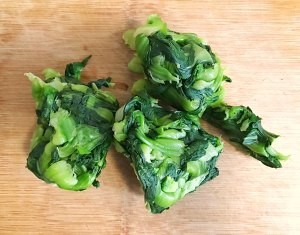 食补佳品香菇鸡肉菜馄饨的做法