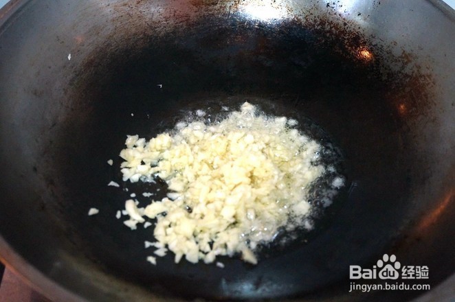 金蒜蒸丝瓜的做法