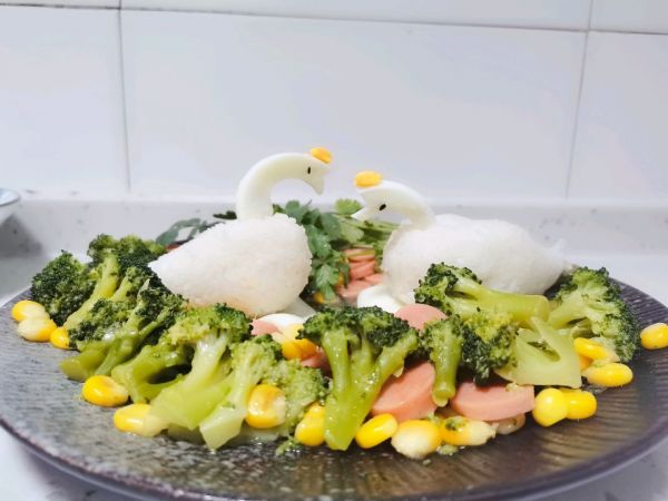 蔬菜汤汁天鹅米饭