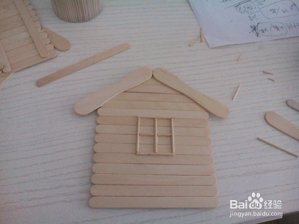 巧堵墙壁插座孔