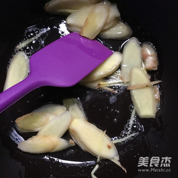 仔姜焖鸭的做法