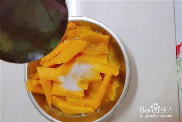 如何在家做出外酥里糯的金钱南瓜饼？