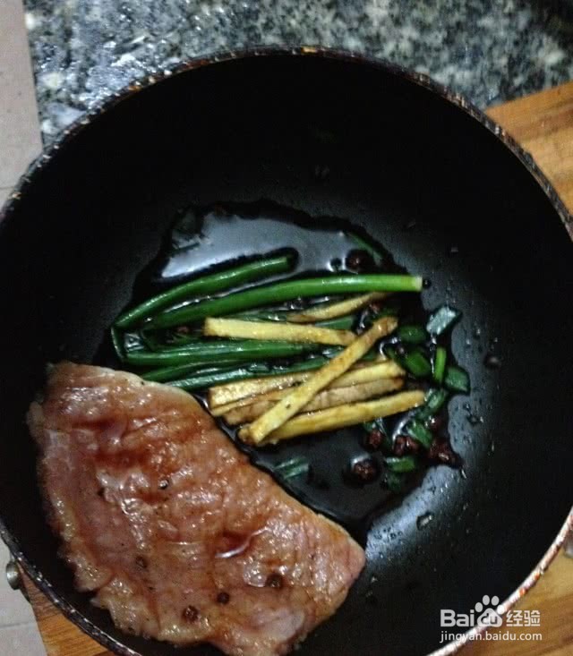 煎炸黑椒猪扒的做法