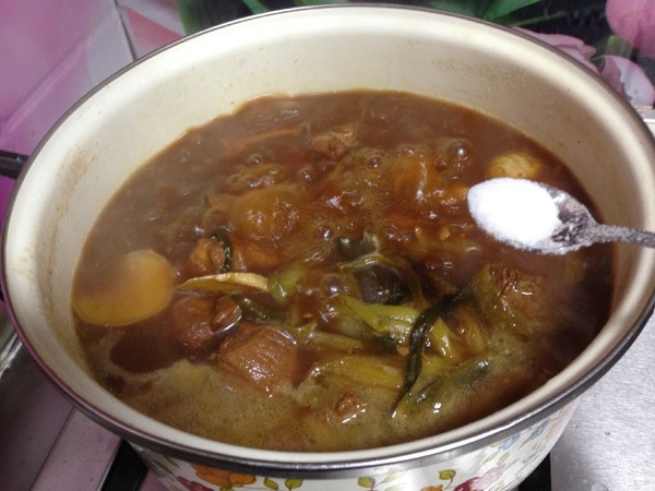 家常土豆炖肉的做法