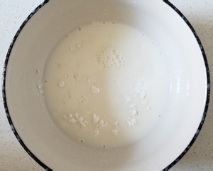 教你自己在家里做牛奶小方