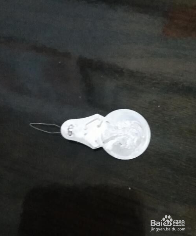 针线盒里穿针器怎么用