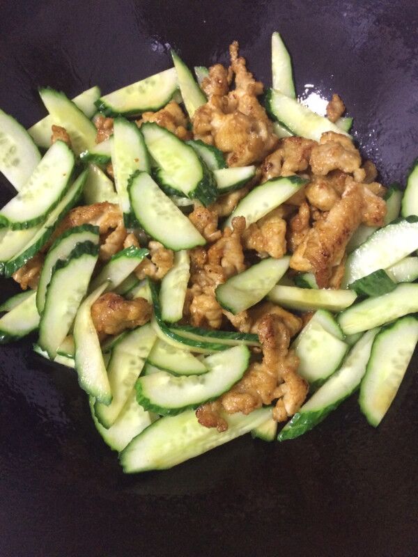 黄瓜炒肉的做法