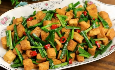 如何做美味的韭菜烧豆腐