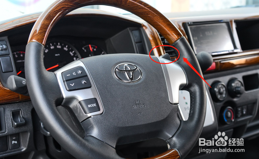 丰田HIACE如何调节车辆雨刮器
