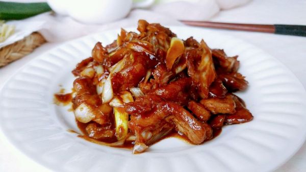 酱酱葱白过油鸭