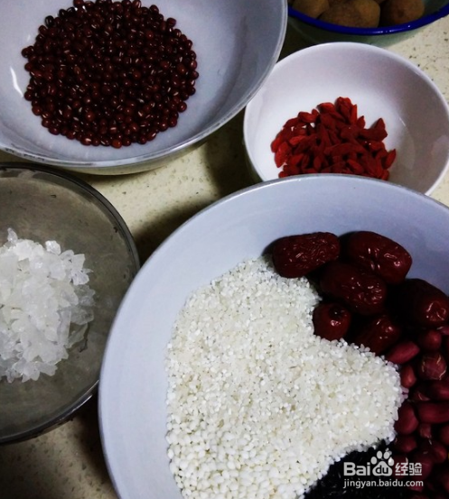 红枣桂圆黑米粥