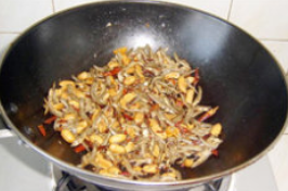 手把手教大家做花生仁小鱼干熟食