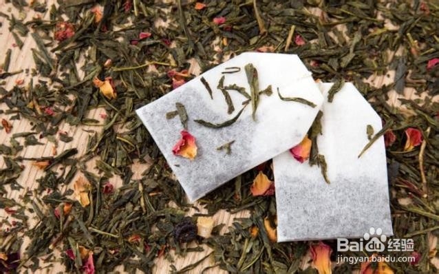 哭泣后,8种最快的方法可以舒缓眼睛浮肿