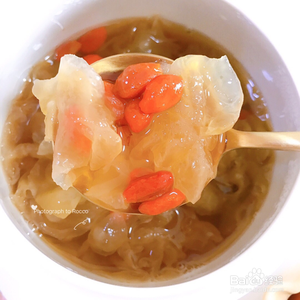 奶奶教你做灰枣银耳羹