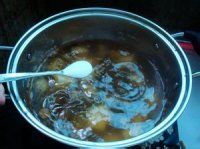 酸菜芋头汤的做法