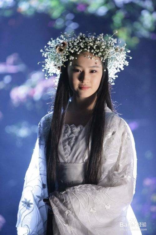 李若彤和刘亦菲那个更像金庸笔下的小龙女