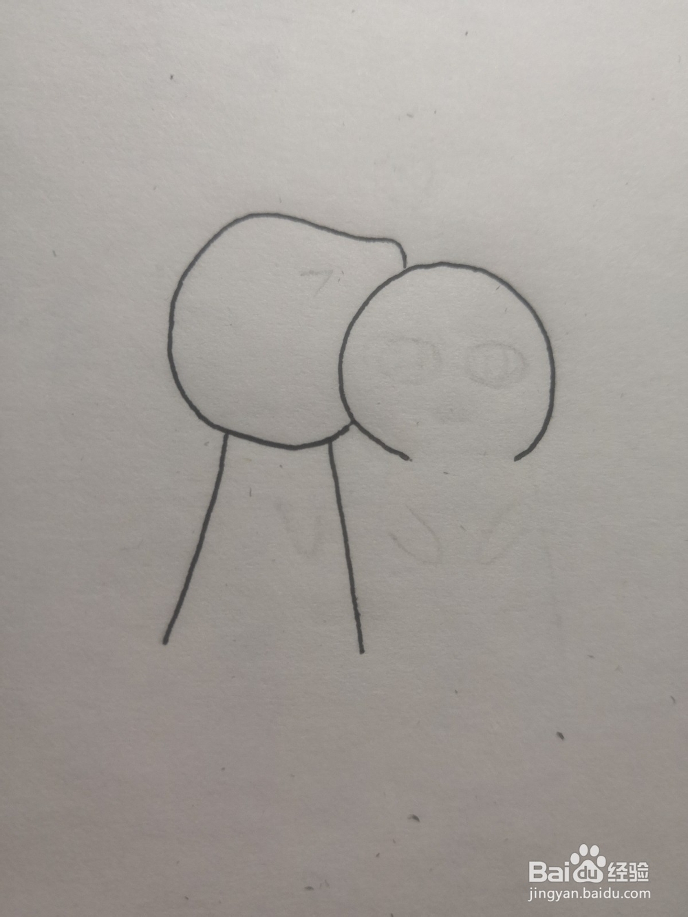 如何画一个小可爱咬另一个小可爱
