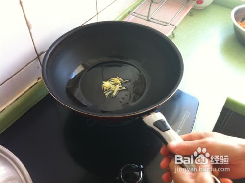 #我的拿手菜#教你烹饪美味的肉丝炒卷心菜