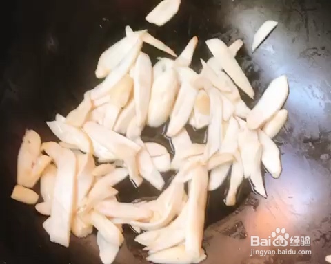 看完就会的青椒素炒杏鲍菇