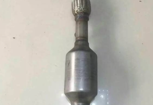 五菱荣光新卡新车丢失三元催化剂能不能上了牌照