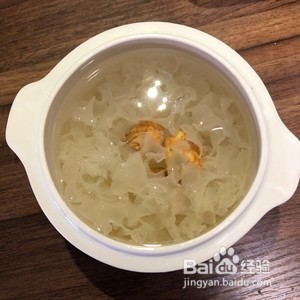 银耳无花果炖鱼胶的做法