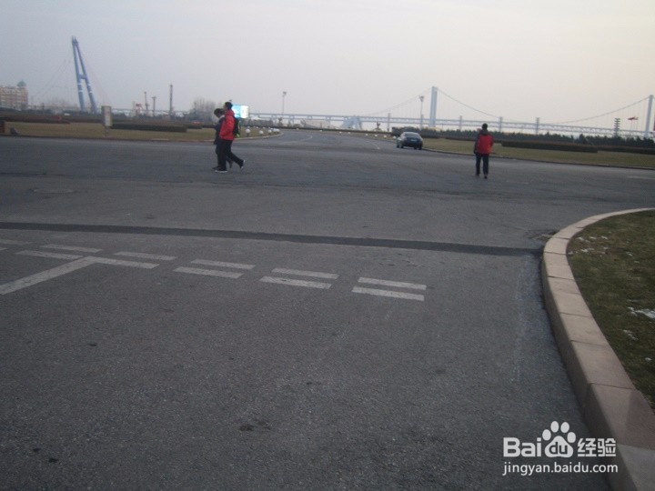 老年人告诉孩子安全出行