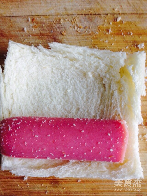 黄油鸡蛋火腿吐司卷