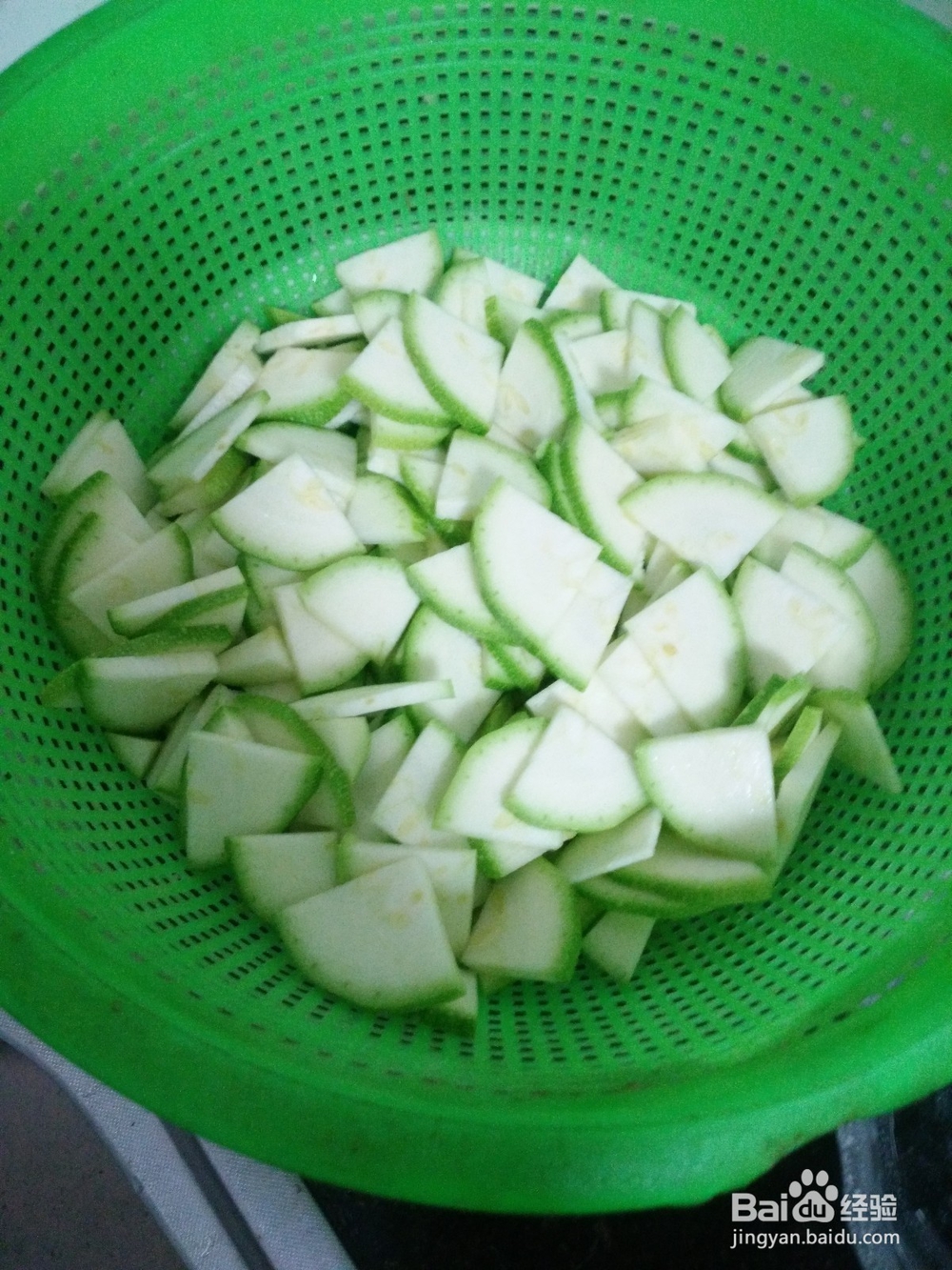 如何制作火腿炒西葫芦