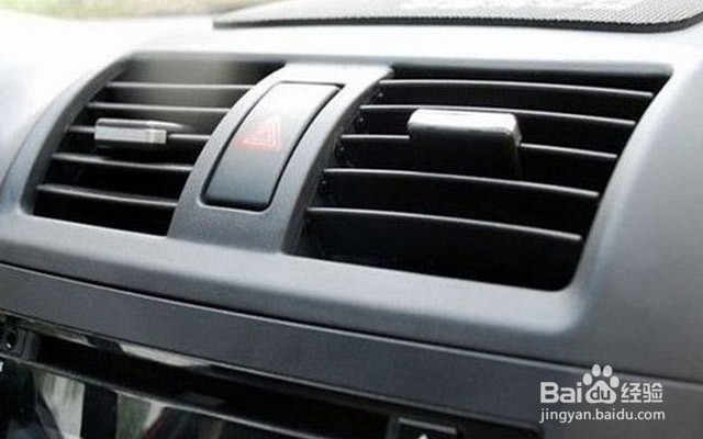 开车时车内出现难闻的气味怎么办？