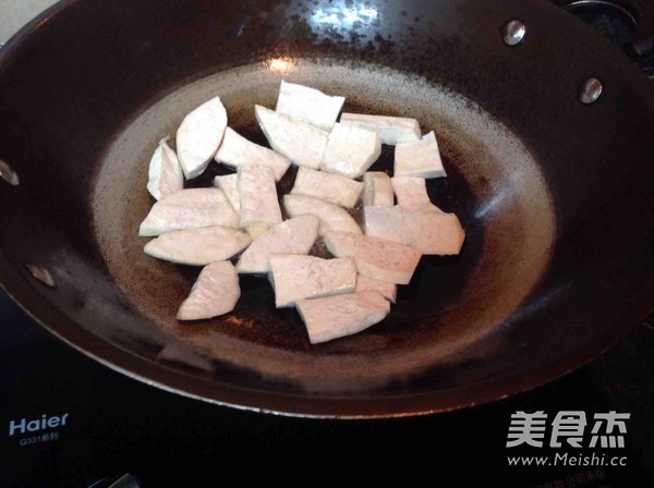 鸭肉烧香芋的做法