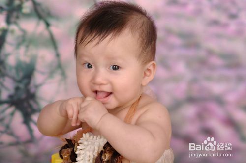 一岁宝宝喉咙有化脓泡怎么办?