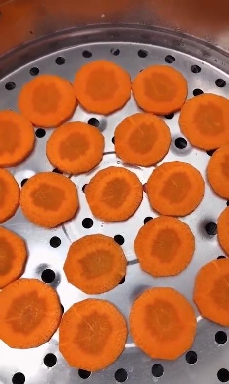 奶香胡萝卜小馒头怎么做？