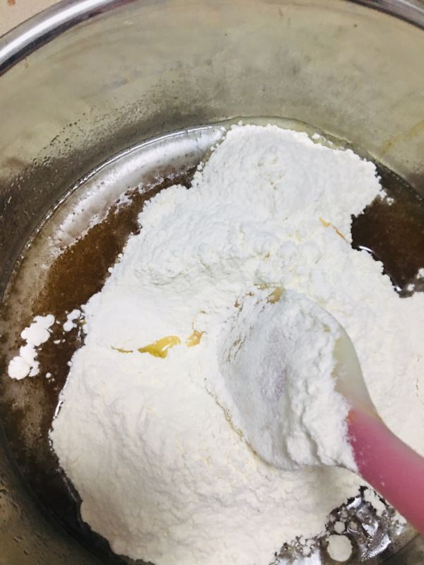 广式金沙奶黄柿子月饼