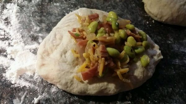 全麦干酪培根毛豆包