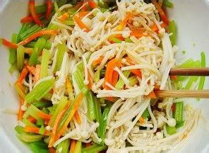 养眼爽口的凉拌菜——凉拌芹菜金针菇
