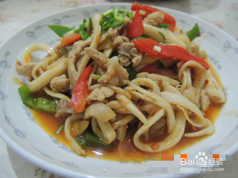 海鲜菇炒肉的做法