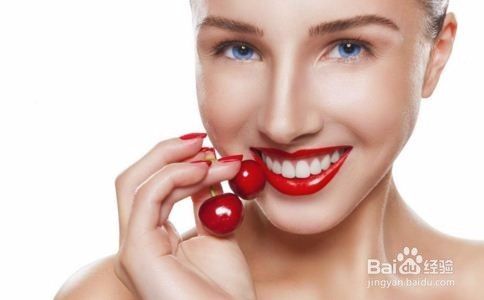 皮肤干燥脱皮怎么办