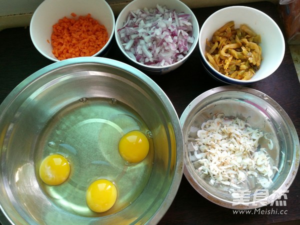 榨菜虾皮鸡蛋饼