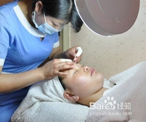 脸上起脓包怎么处理？能挤吗？