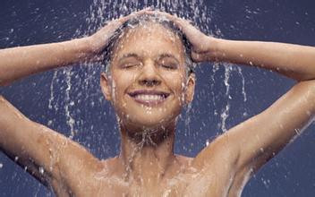 小编教你改善讨厌的鸡皮肤