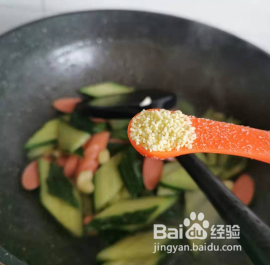 火腿肠炒青瓜的制作步骤