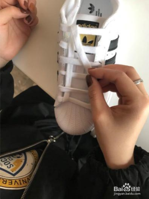 如何花样绑鞋带