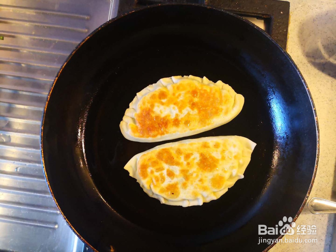 鲜美韭菜盒子的做法