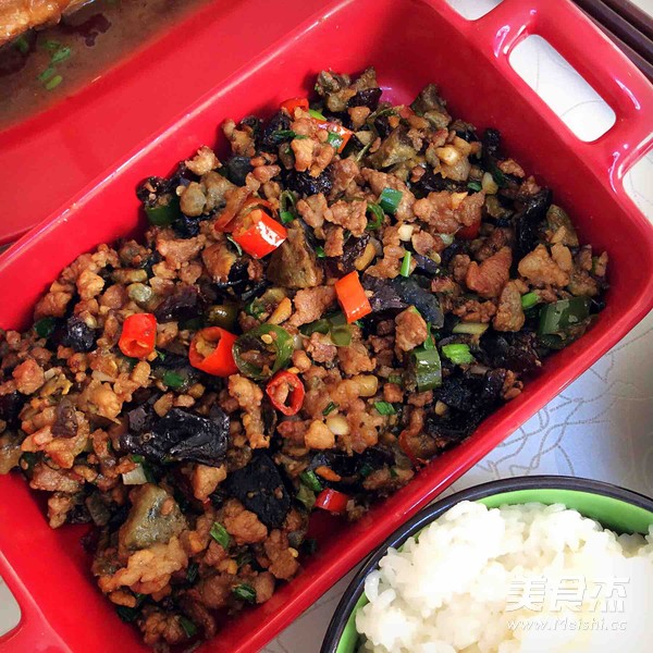 双椒炒肉末皮蛋