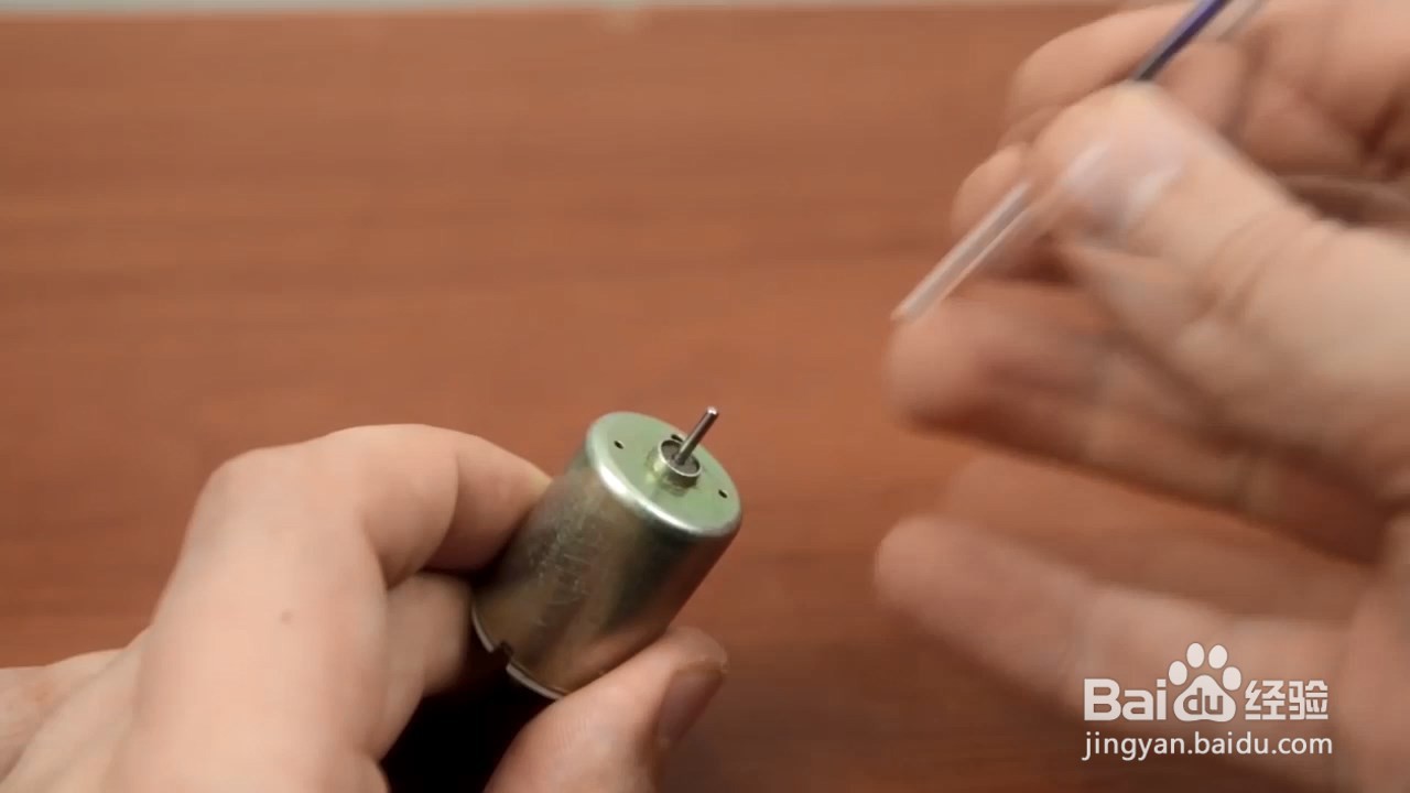 自己做一个钻孔器,用起来还真好用!