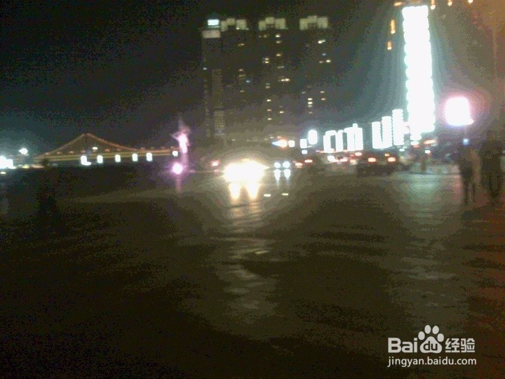 老年人夜间出行或驾驶车辆要安全