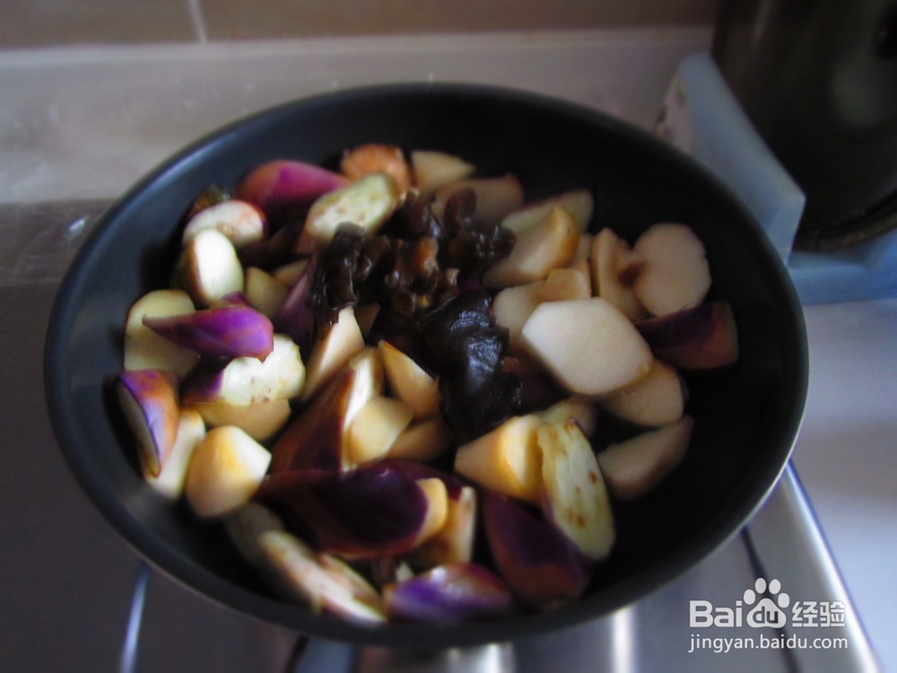 杏鲍菇炒茄子的做法