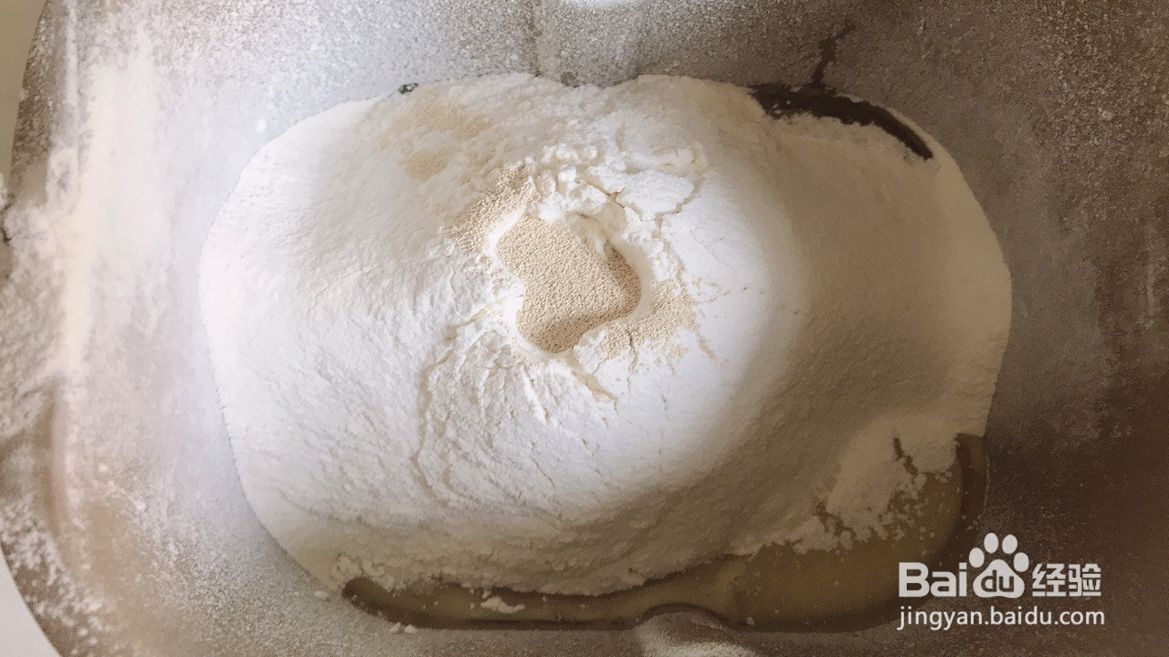 松软拉丝的牛奶小面包的做法